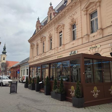 Bella Penzion Комарно Екстер'єр фото